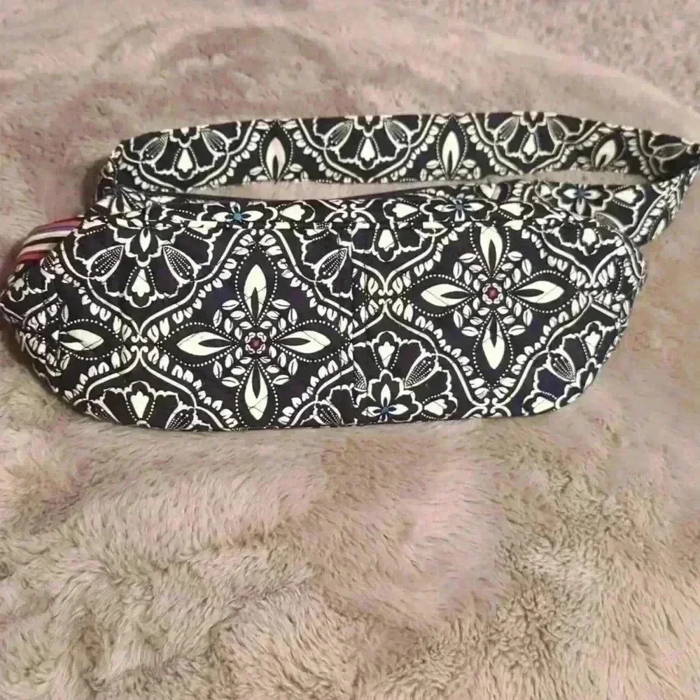 Vera Bradley Barcelona Pattern Maggie Small Shoulder Bag - Picture 3 of 7